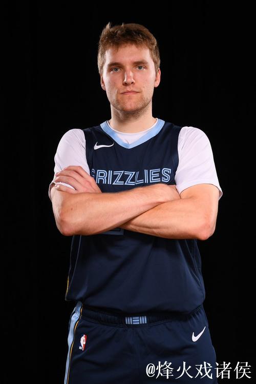 卡姆-斯潘塞单场27分刷新职业新高，快船成背景板